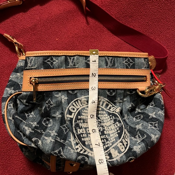 Authentic Limited Edition Louis Vuitton Denim Cruise Porte Epaule Raye Bag ๐ ๐ฅ - Picture 15 of 16